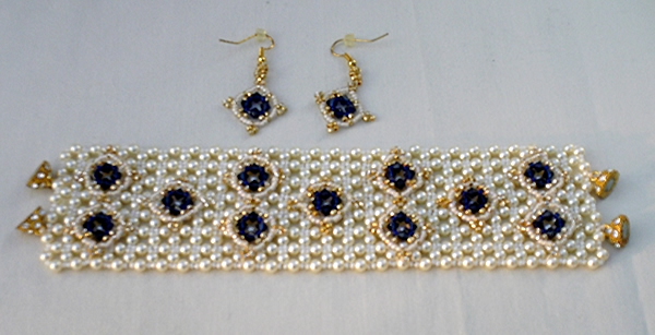 Inidgo and Pearls Bracelet and Earring Set